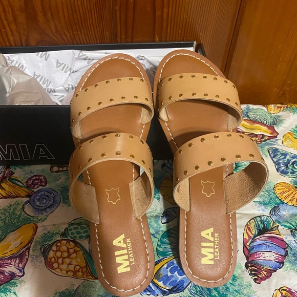 mia brand sandals